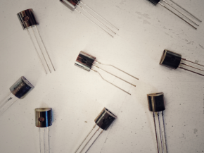 Lire la suite à propos de l’article Le transistor en régime alternatif